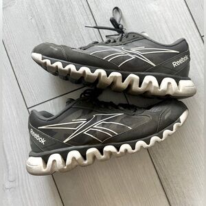 Men’s Size 11 Reebok Ziglite Athletic Shoes